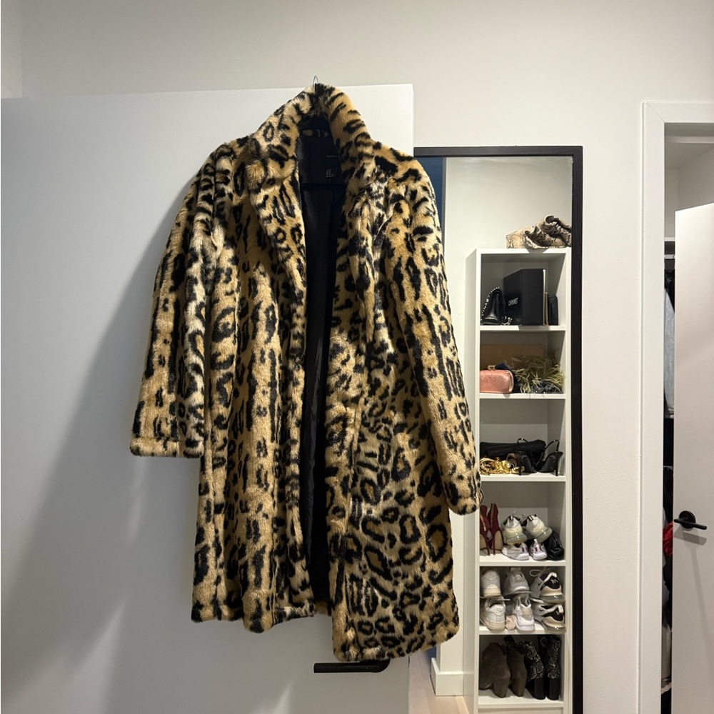 Women’s faux fur leopard coat